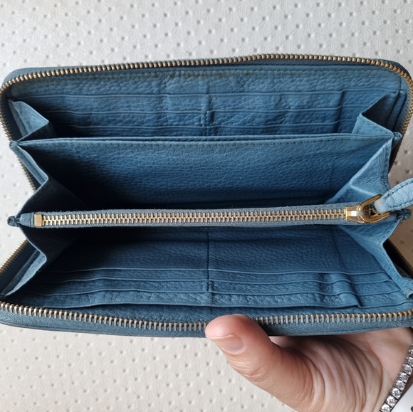 Prada Vitello Grain wallet. Authentic - Picture 4 of 13